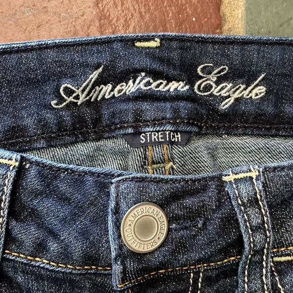 American Eagle dark blue stretch jean shorts size 2 - Picture 2 of 5